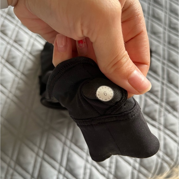 Lululemon Final Lap tanktop - Picture 2 of 4